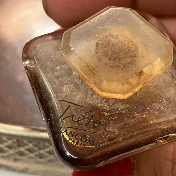 Vintage Lot of 17 Small Perfume and Cologne Bottles Some Full - Picture 7 of 16